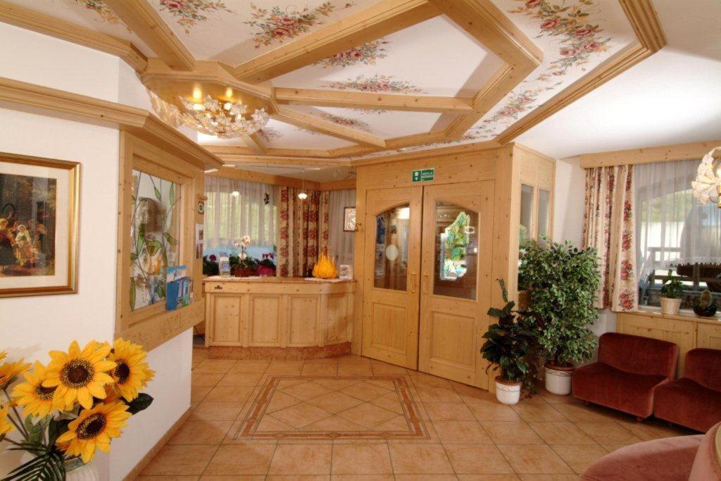 Albergo Fiordaliso Canazei Luaran gambar