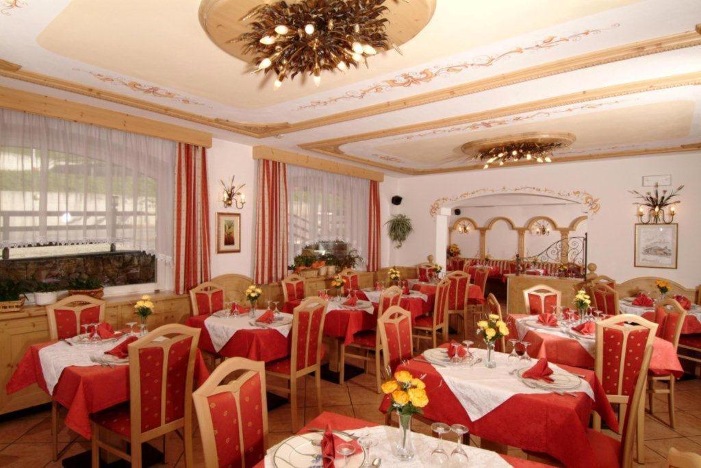 Albergo Fiordaliso Canazei Luaran gambar