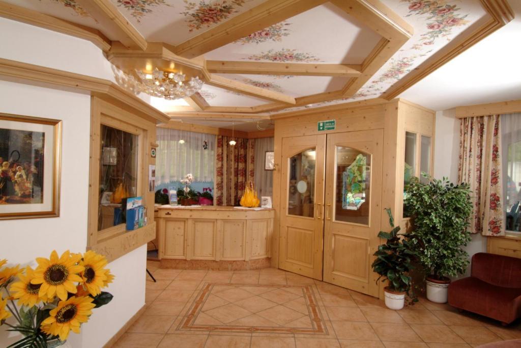 Albergo Fiordaliso Canazei Luaran gambar