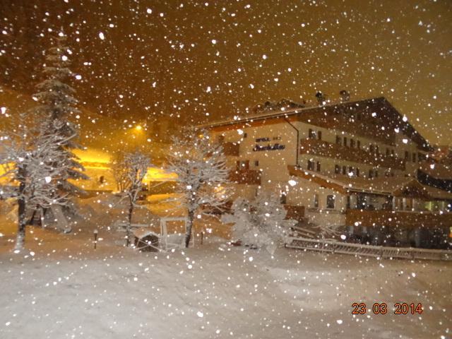 Albergo Fiordaliso Canazei Luaran gambar